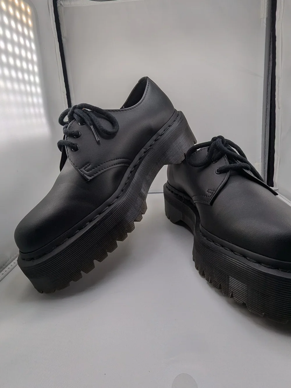 Doc Dr Martens 30651 Chunky Black Leather Low Top Platform Shoes Women's Sz 7M
